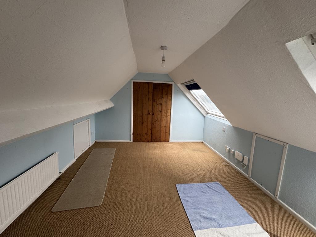 Lot: 160 - SPACIOUS WATER-FRONTING PROPERTY - View of bedroom one